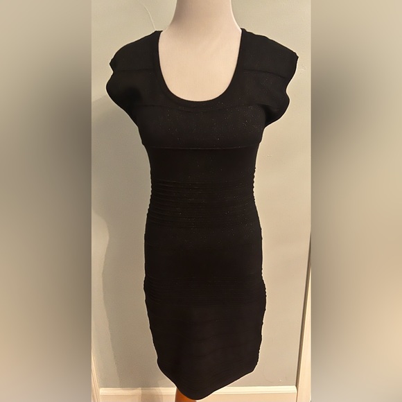 Simmering black dress in sauce S/P - Picture 1 of 10